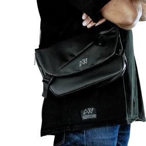 AW Men's Messenger Bag In Waterproof Black Oxford Canvas