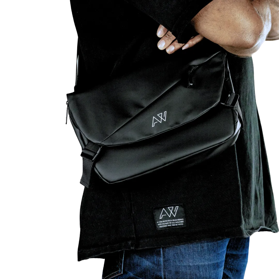 AW Men's Messenger Bag In Waterproof Black Oxford Canvas