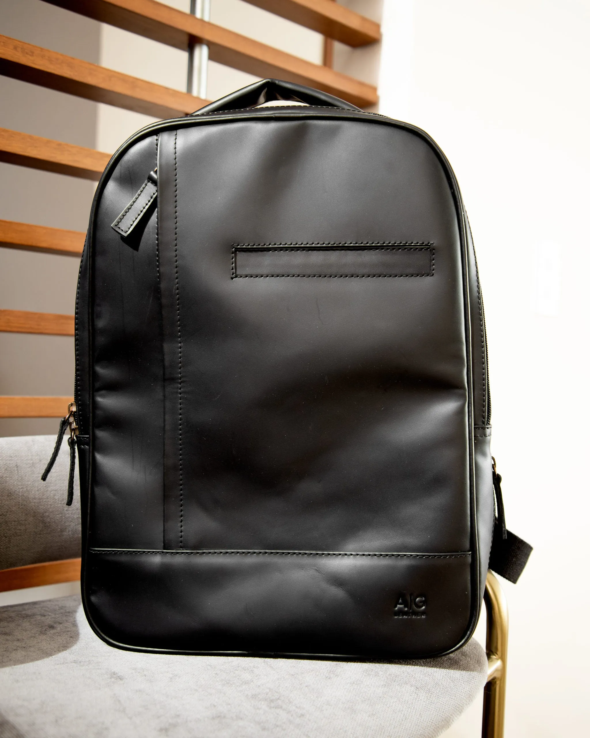 Double compartment backpack in Black Leather - 30% OFF - Limited edition Harley Davidson Logo - FINAL SALE NO EXCHANGE